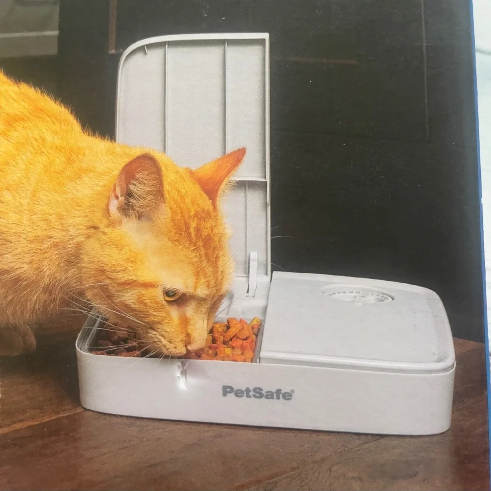 PetSafe Automatic Pet Feeder NIB Program Meal Times or Treats Daily
